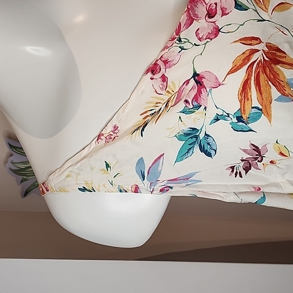 Torrid - Stretch Challis Cami in Carrie Floral​​​​​​​ - Picture 3 of 12